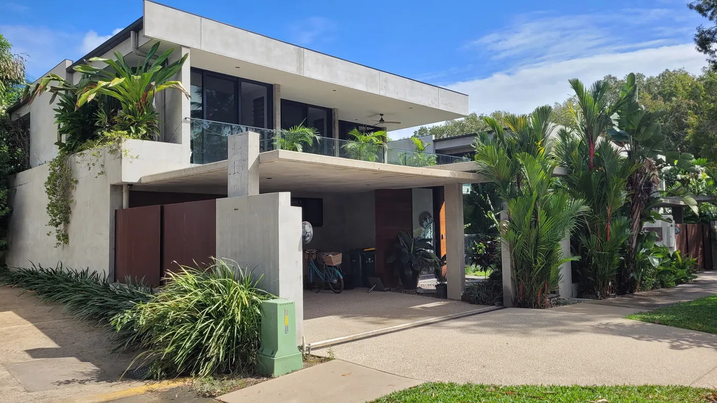 House exterior after pressure cleaning